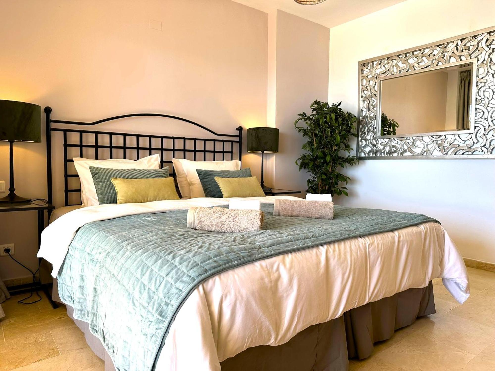 Apartments Bermuda Beach Estepona Exterior photo