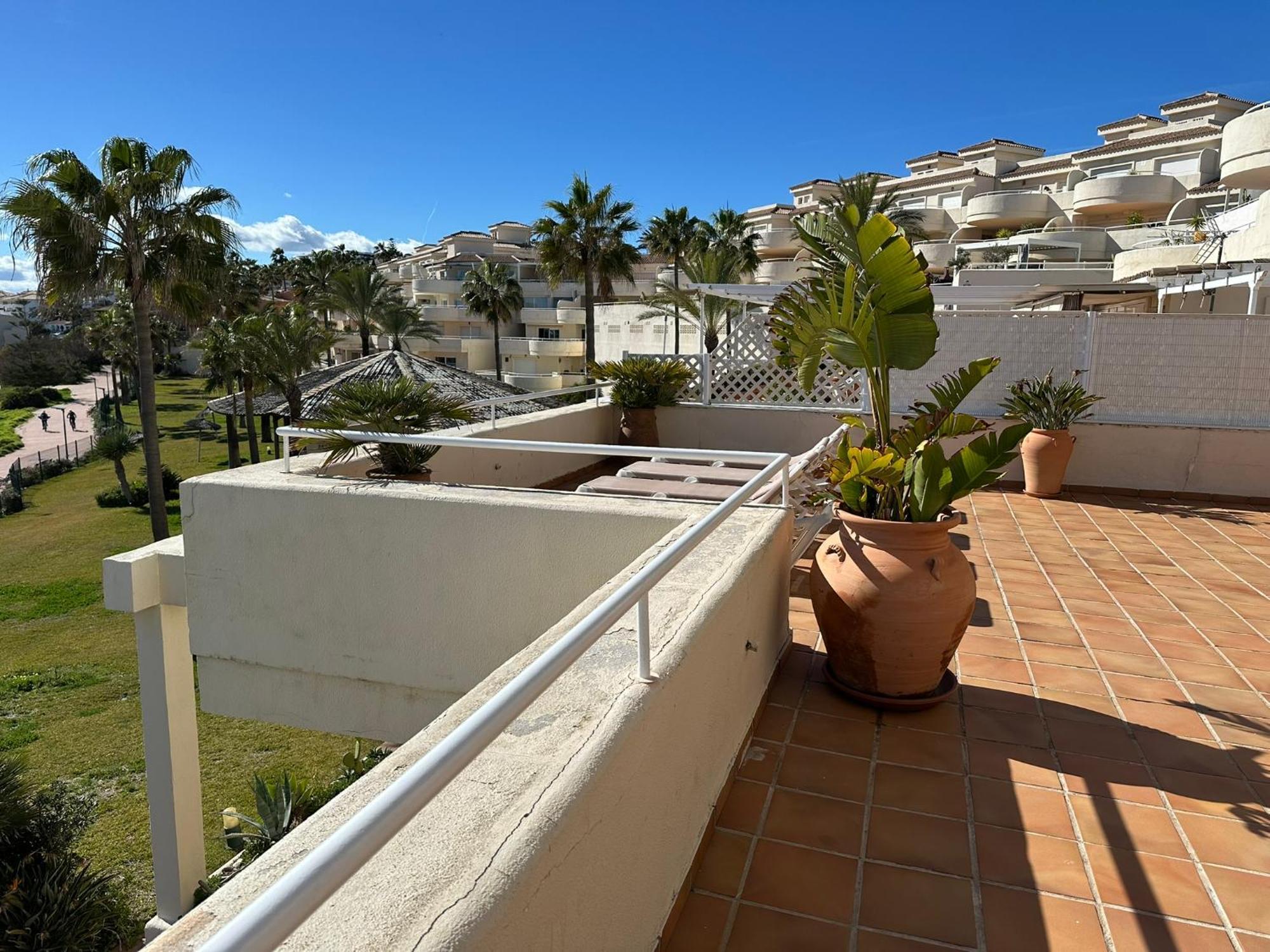 Apartments Bermuda Beach Estepona Exterior photo