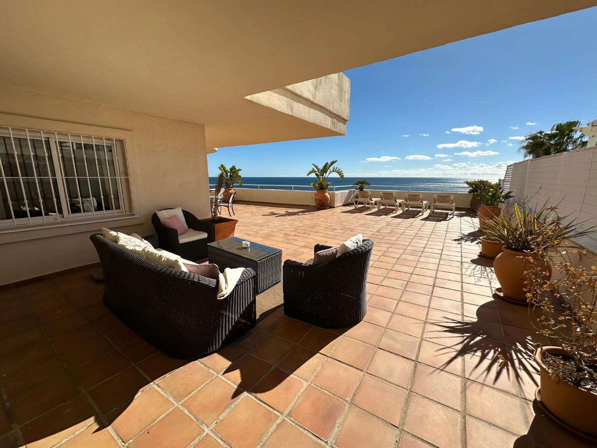 Apartments Bermuda Beach Estepona Exterior photo